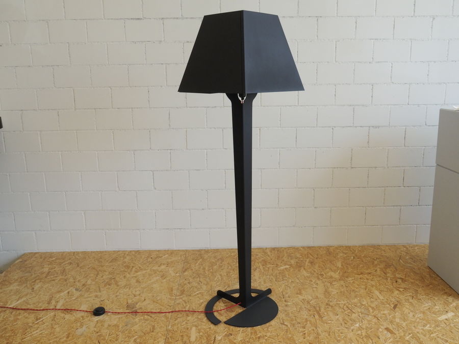 Stehleuchte Fold schwarz